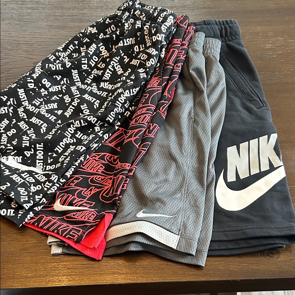 Nike Boys YL Shorts Set - 4